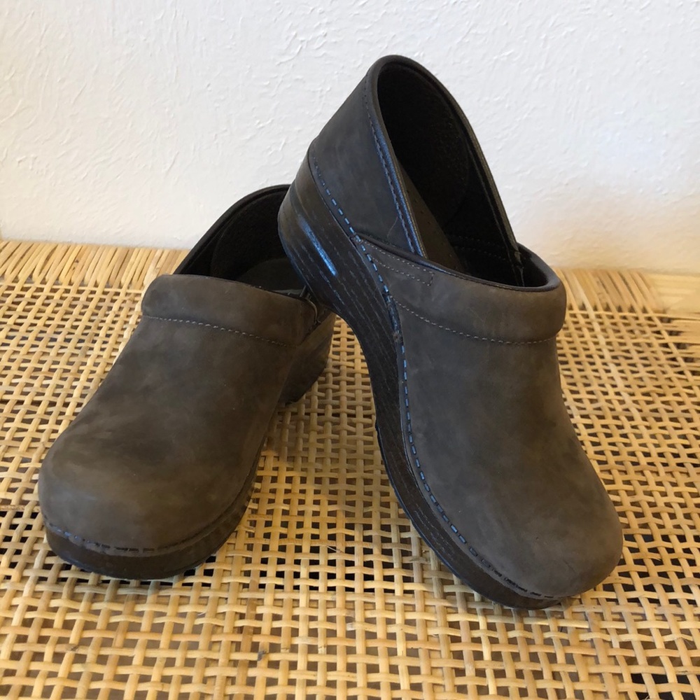 Dansko Brown suede leather clogs - size 38 /size 8